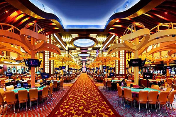Mộc bài điểm du lịch tham quan casino thu hút người việt 3 Không gian bên trong khi chơi bàn cược casino